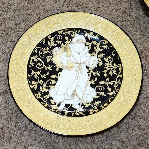 Certified International Betty Whiteaker Two Large Yellow Rim Christmas Plates - Picture 5 of 12